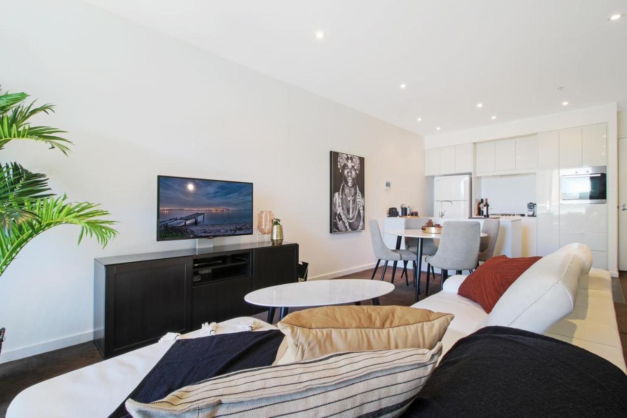 Lux 2Br Apt On Hindmarsh Sq-Pool-Gym-Sauna-Parking Adelaide Bagian luar foto