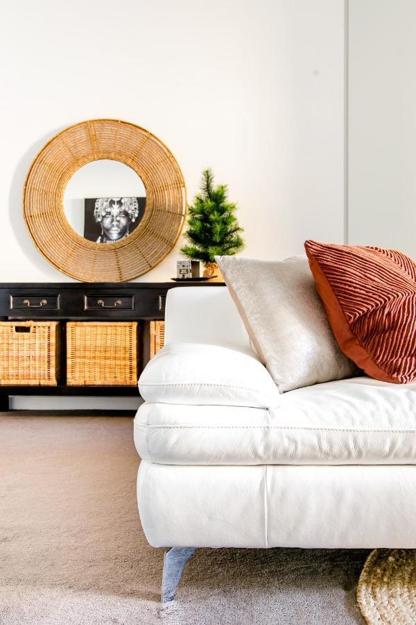 Lux 2Br Apt On Hindmarsh Sq-Pool-Gym-Sauna-Parking Adelaide Bagian luar foto
