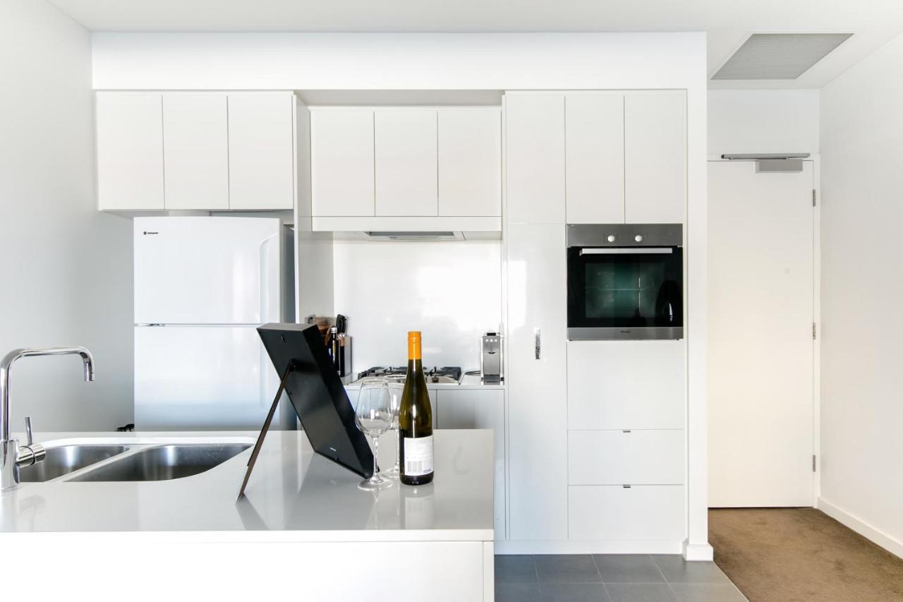 Lux 2Br Apt On Hindmarsh Sq-Pool-Gym-Sauna-Parking Adelaide Bagian luar foto
